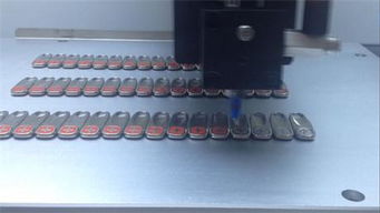 提升生产效率的五金饰品点胶机 从商标点胶到标牌上色的全方位解决方案